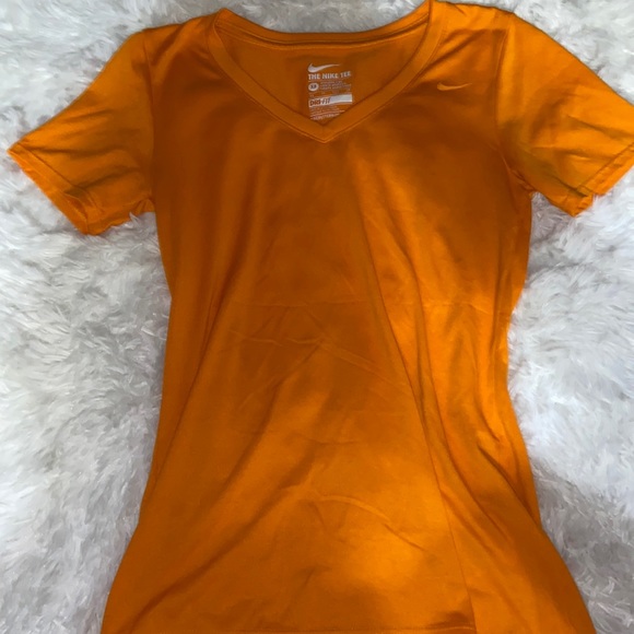 Nike drifit top - Picture 1 of 2